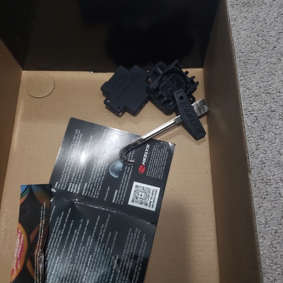 Heelys Split Chrome Gold Sneakers With Wheels Youth4 Women5 Like New - Picture 5 of 5